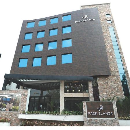 Hotel Park Elanza Chennai Bagian luar foto