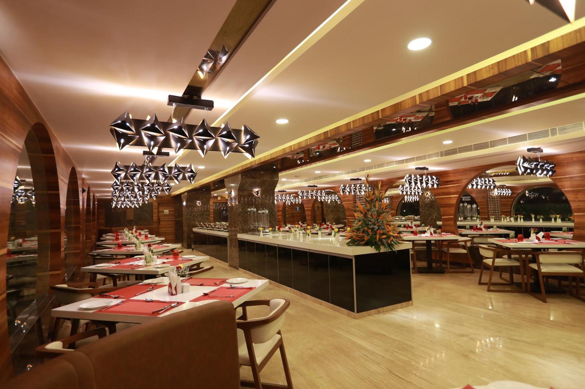 Hotel Park Elanza Chennai Bagian luar foto