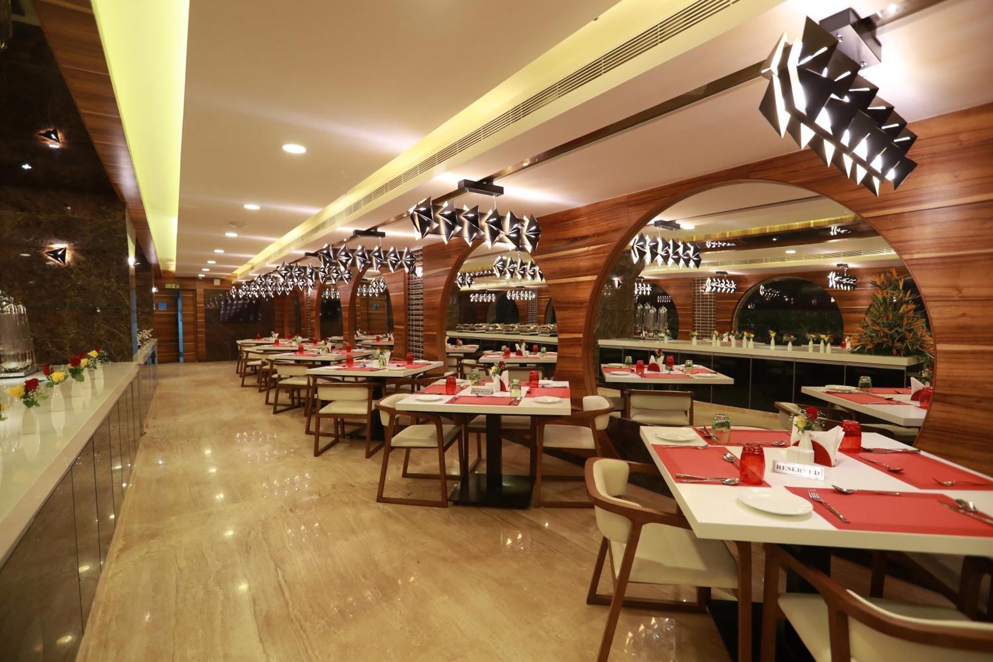 Hotel Park Elanza Chennai Bagian luar foto