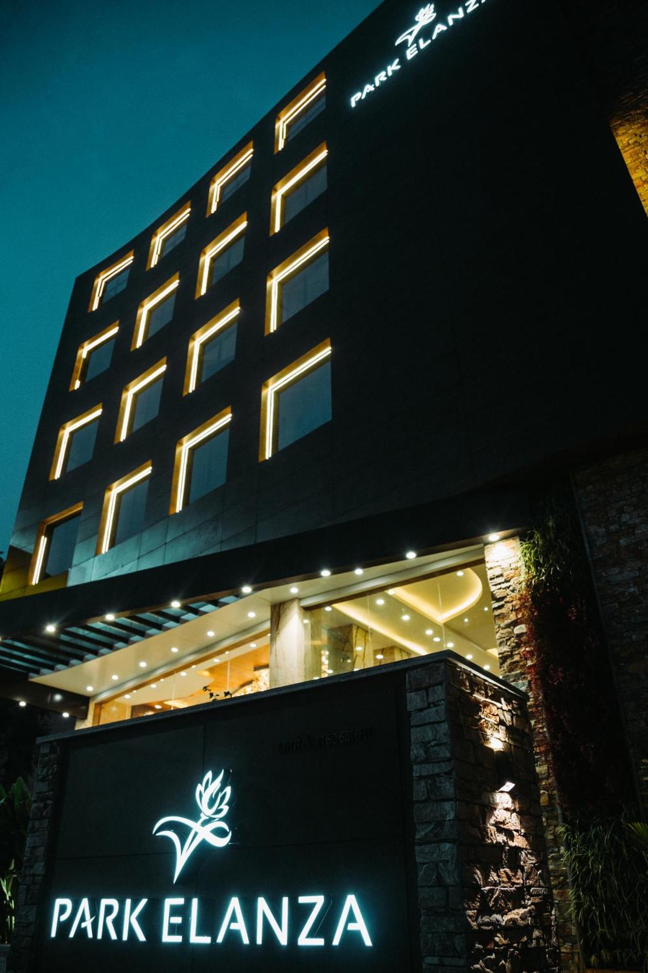 Hotel Park Elanza Chennai Bagian luar foto